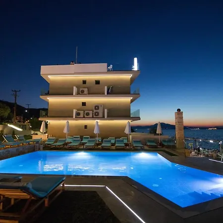 Aianteion Bay Luxury & מלון