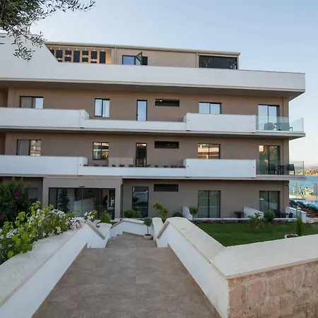 Aianteion Bay Luxury & Hotel 3*